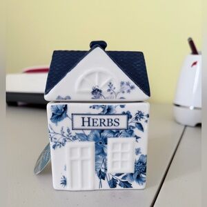 NWT herb container
